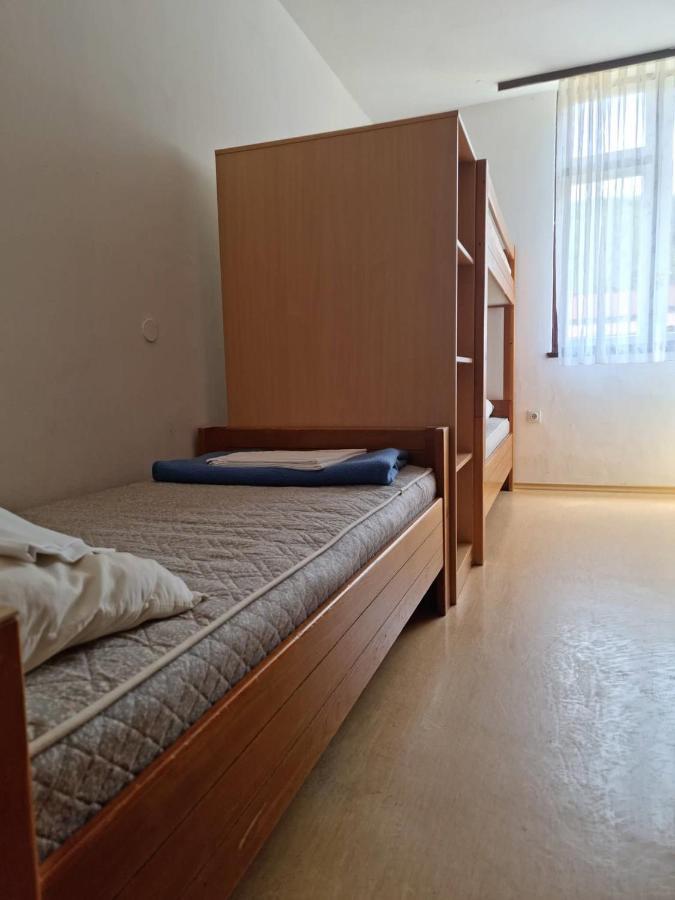 Youth Hostel Pinesta Novigrad  Екстер'єр фото