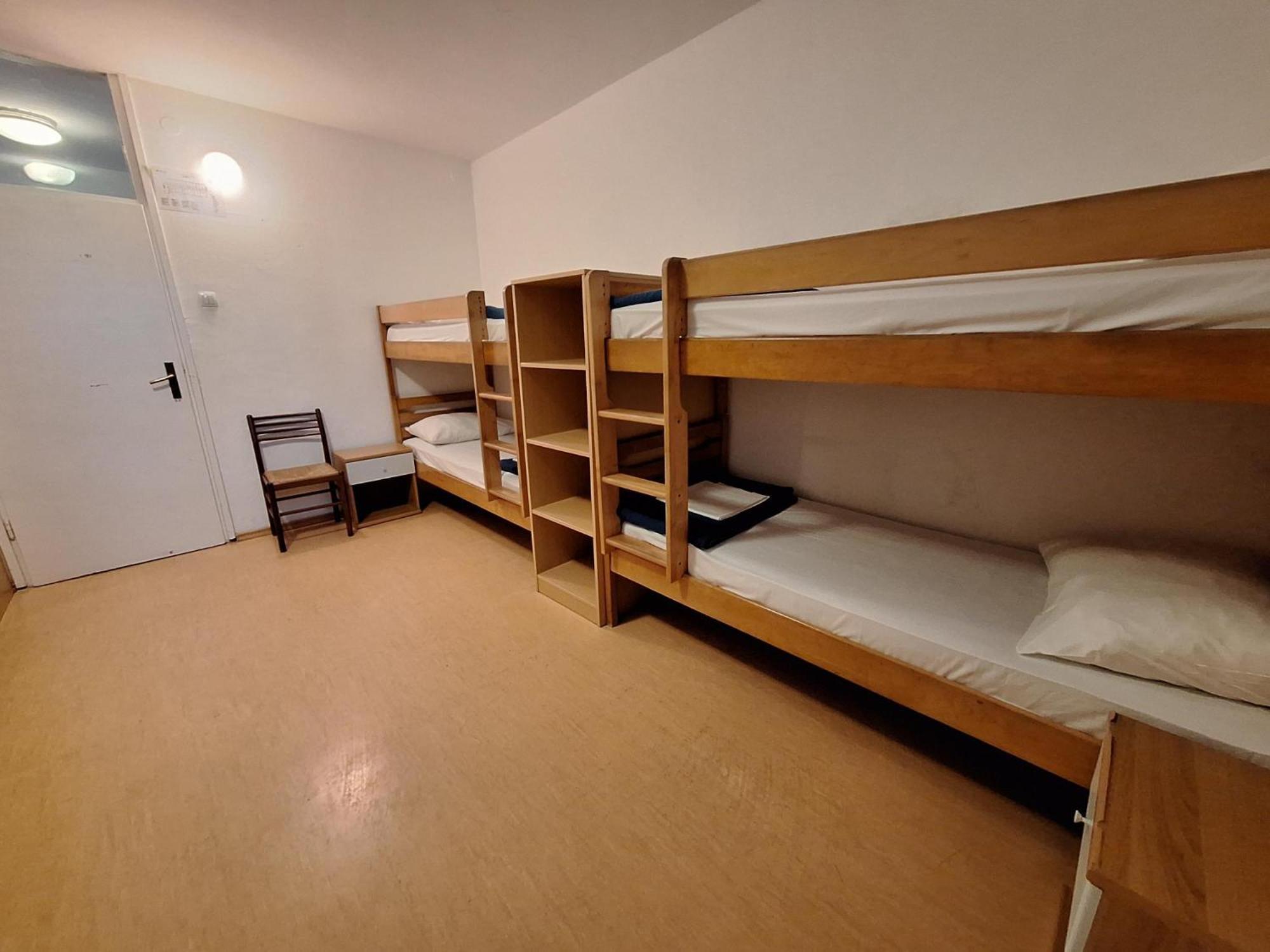 Youth Hostel Pinesta Novigrad  Екстер'єр фото